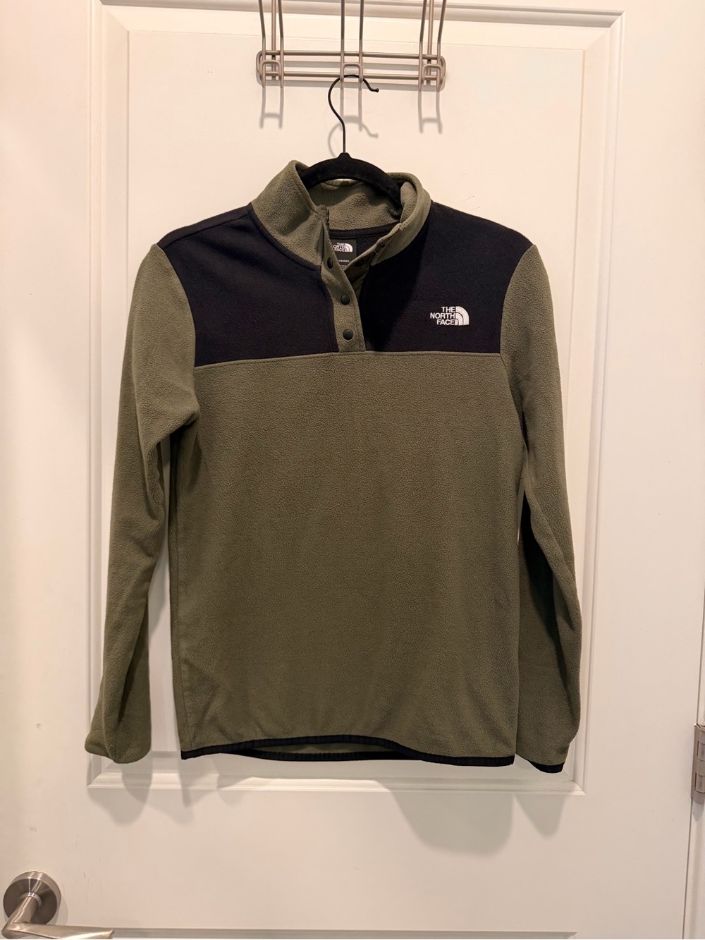 The North Face TKA Glacier Snap-Neck Pullover Size XS
Green Black Fleece